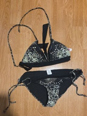 dELiA*s Black & Olive Leopard Triangle Bikini Top